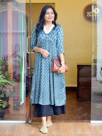 Lavanya The Label Women Green Layered Pure Silk Kurti with Trousers & With  Dupatta - Absolutely Desi